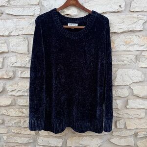 Orvis Women's Deep Blue Crew Neck Sweater